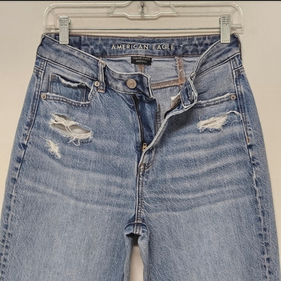 29 American Eagle Distressed Destroyed Mom Jean Women’s Size 4 - Picture 7 of 11